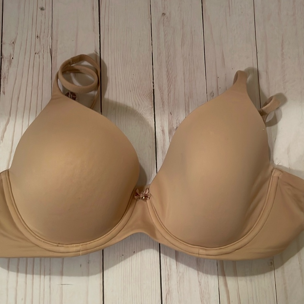 Soma Embraceable Full Coverage Bra in tan size 36C.